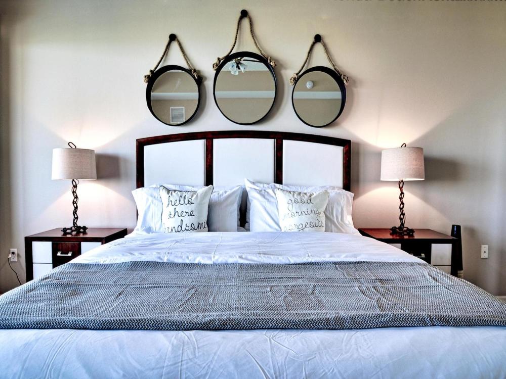 Harborview Grande 700 Waterfront Condo